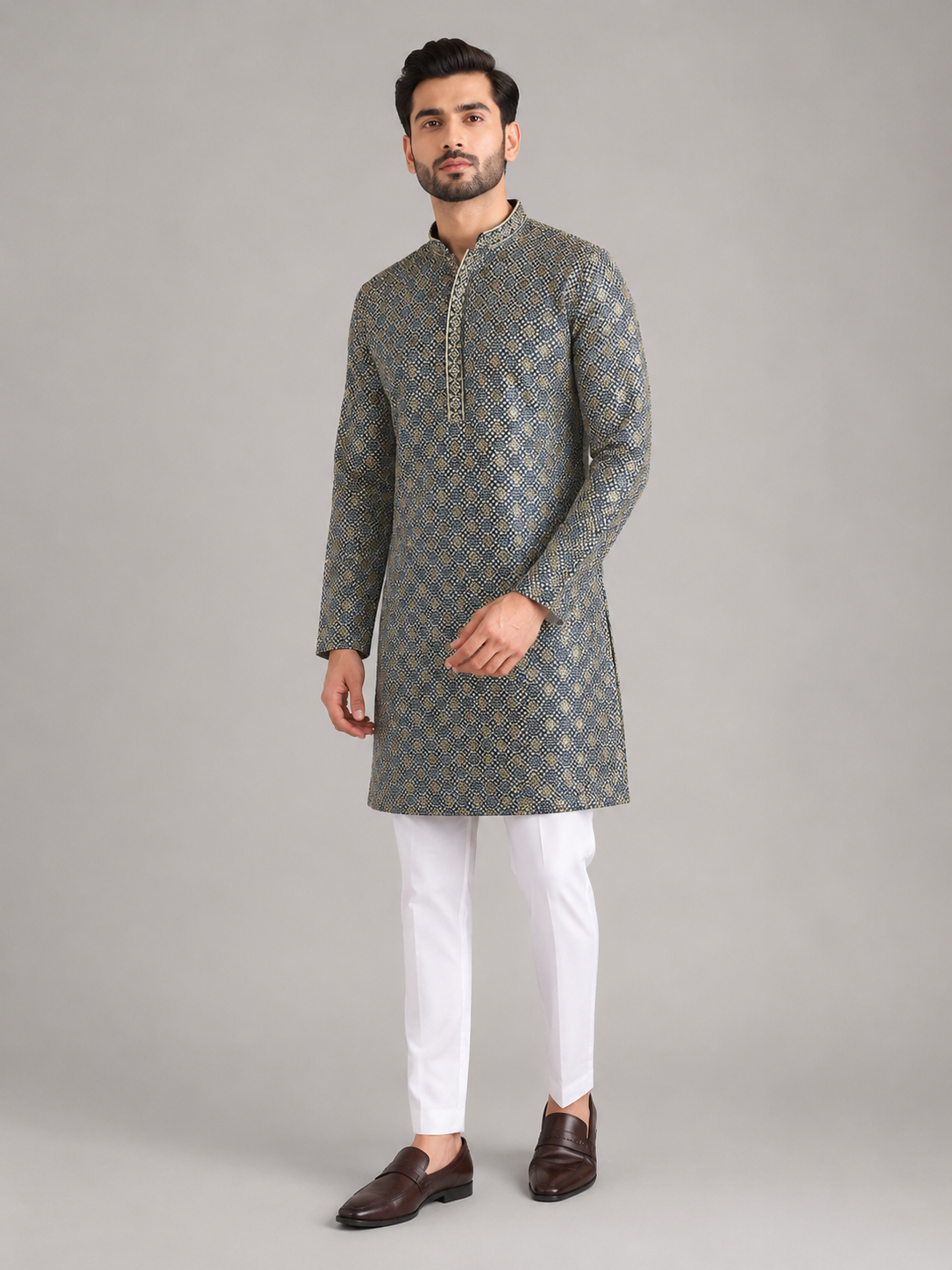 Classic Grey Embroidered Kurta Set Featuring Timeless Chikankari Craftsmanship