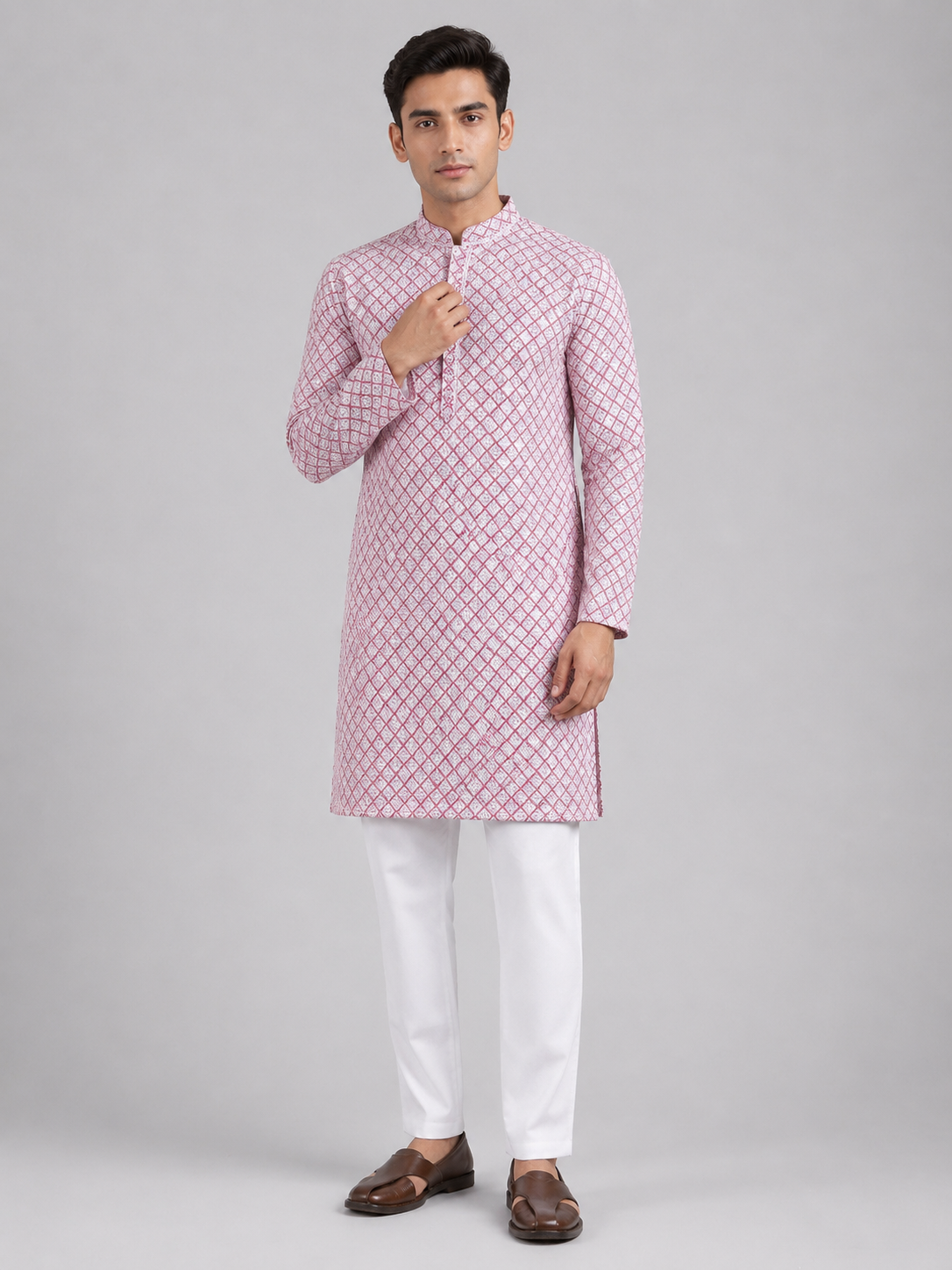 Classic Ivory Embroidered Kurta Set Featuring Timeless Elegance