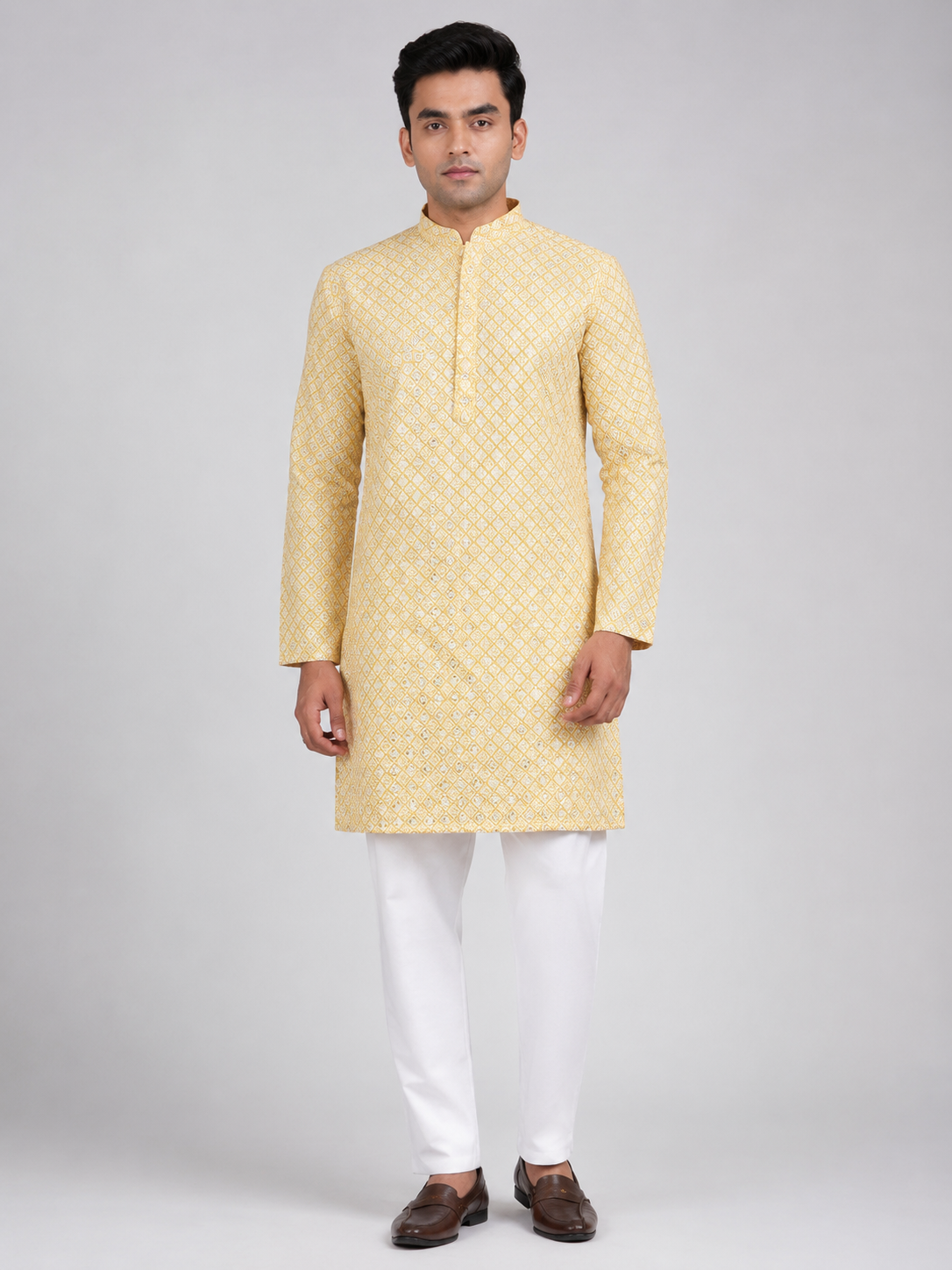 Classic Ivory Embroidered Kurta Set Featuring Timeless Lucknowi Craftsmanship