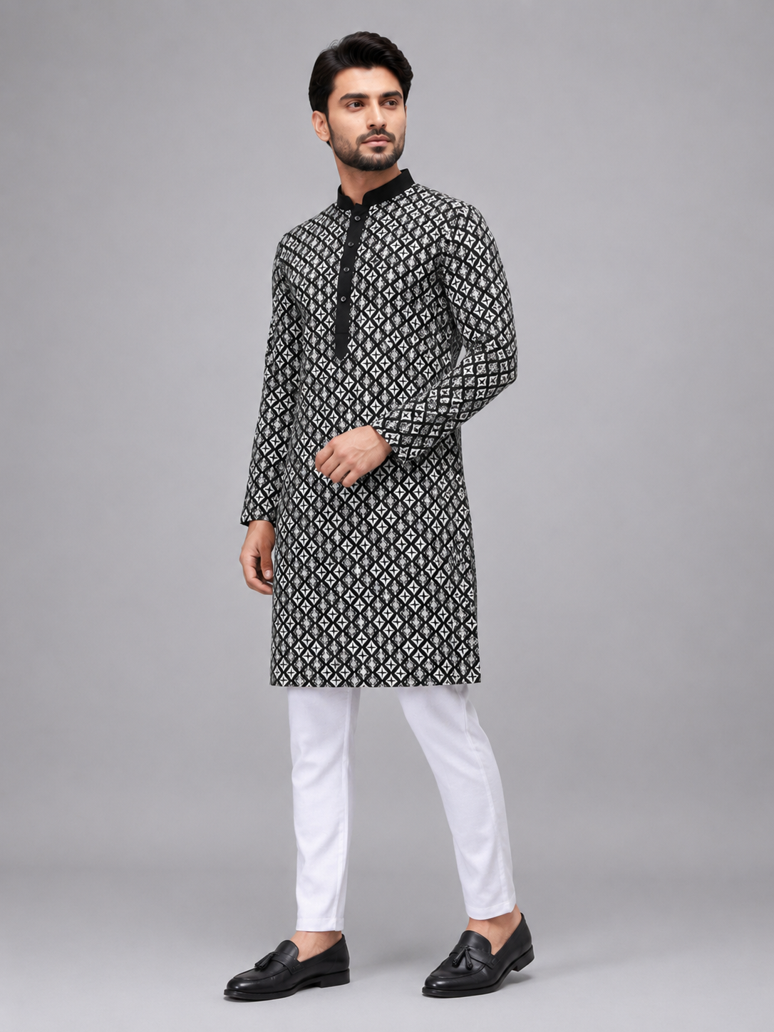 Regal Black Embroidered Kurta Set Featuring Timeless Sophistication