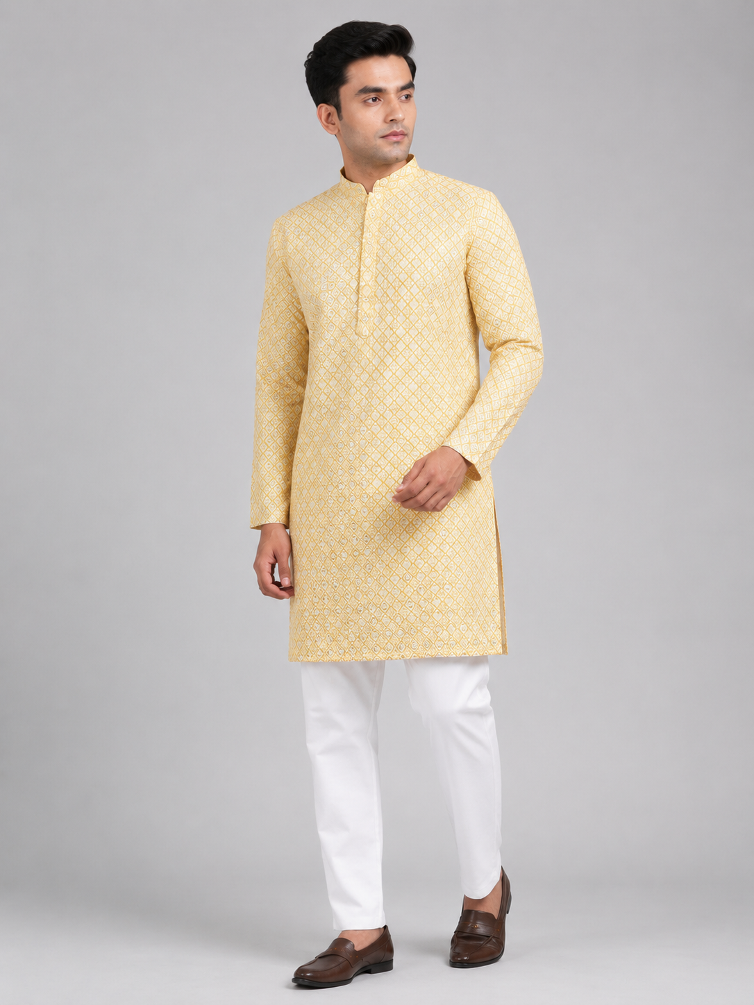 Classic Ivory Embroidered Kurta Set Featuring Timeless Lucknowi Craftsmanship