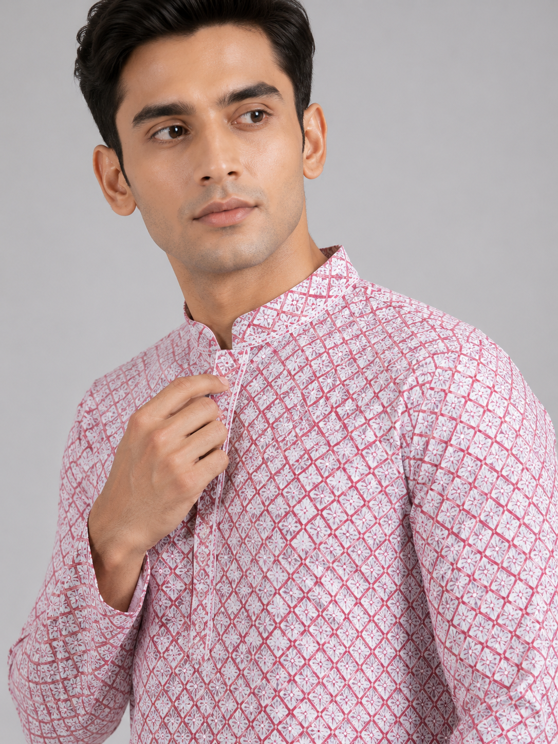 Classic Ivory Embroidered Kurta Set Featuring Timeless Elegance