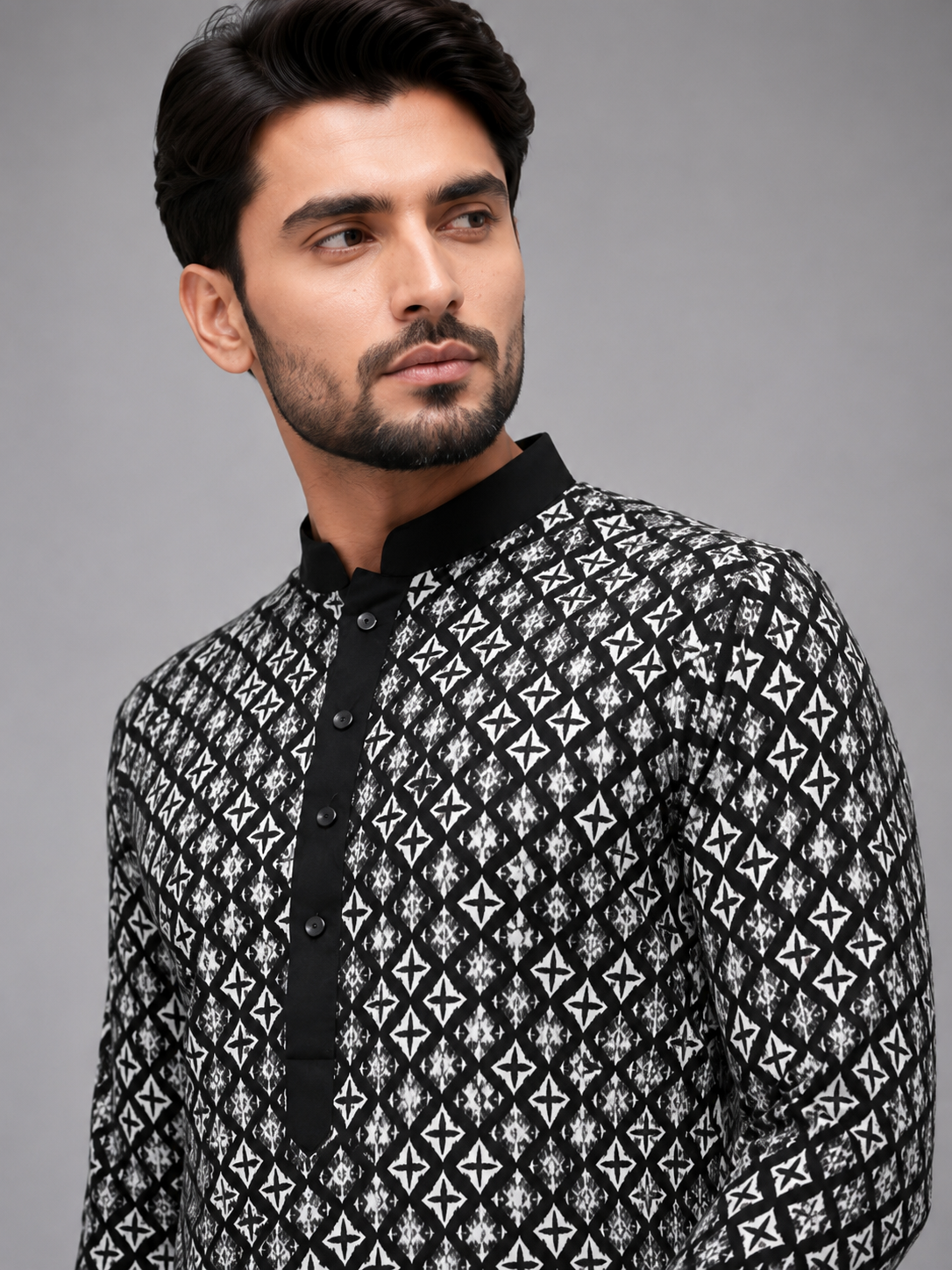 Regal Black Embroidered Kurta Set Featuring Timeless Sophistication