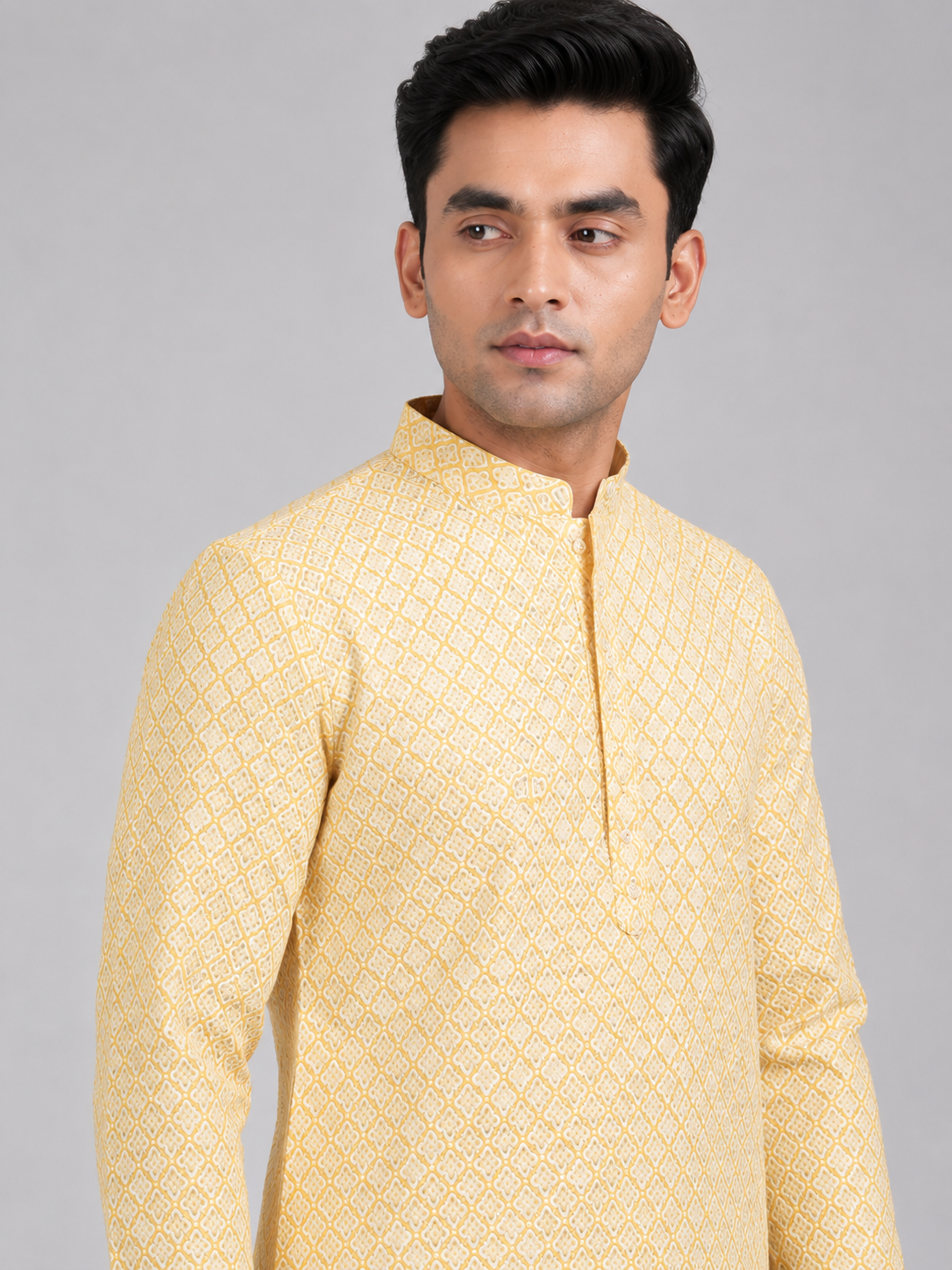 Classic Ivory Embroidered Kurta Set Featuring Timeless Lucknowi Craftsmanship