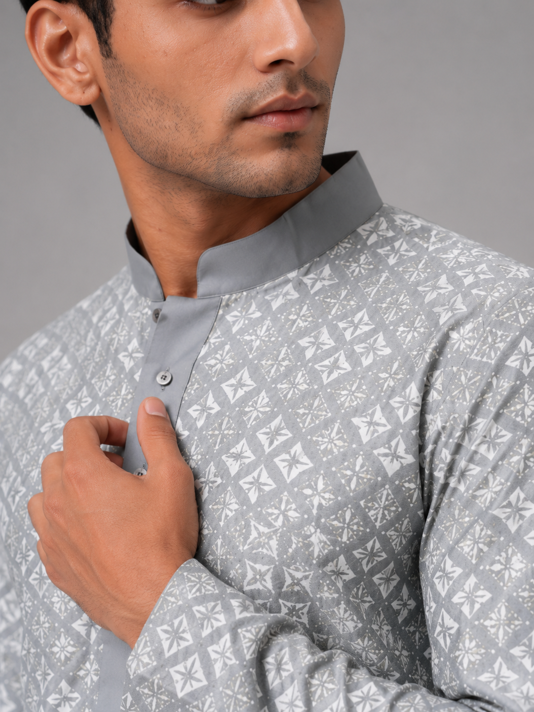 Classic Grey Embroidered Kurta Set Featuring Refined Elegance