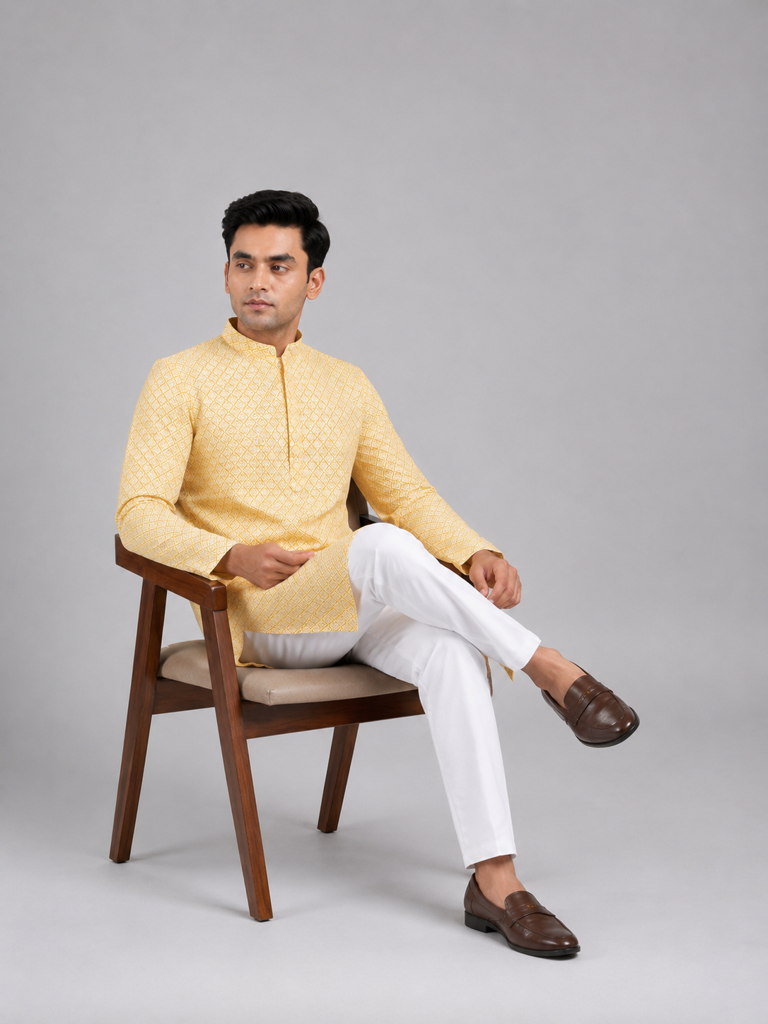 Classic Ivory Embroidered Kurta Set Featuring Timeless Lucknowi Craftsmanship