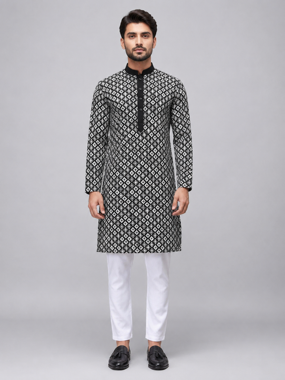 Regal Black Embroidered Kurta Set Featuring Timeless Sophistication