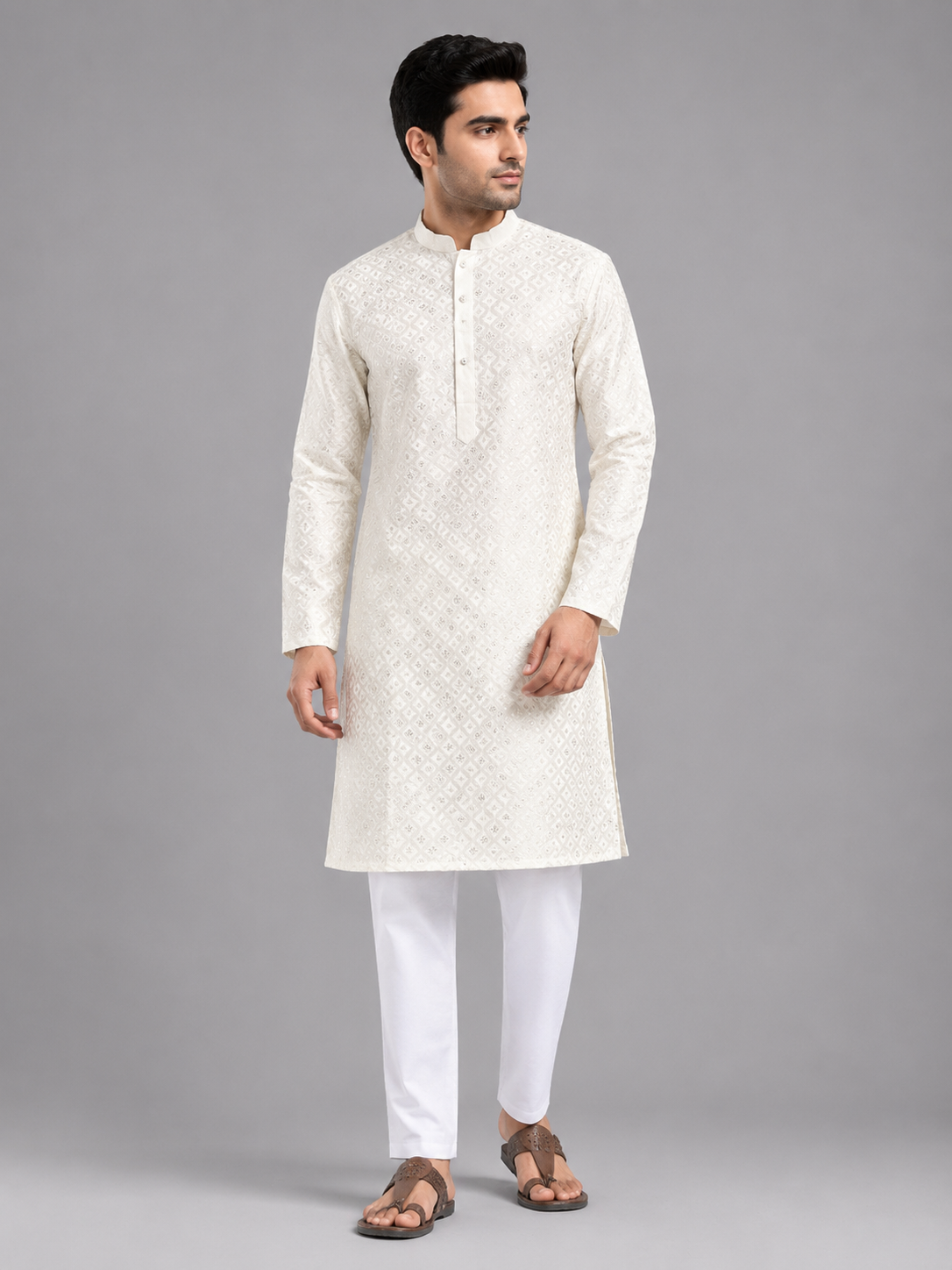 Royal Ivory Embroidered Kurta Set Featuring Timeless Elegance